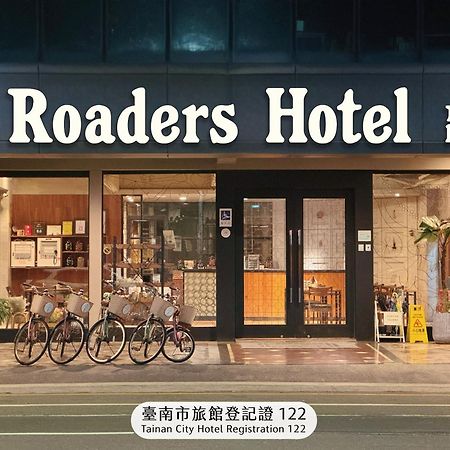 Roaders Hotel Tainan Chengda Exteriör bild
