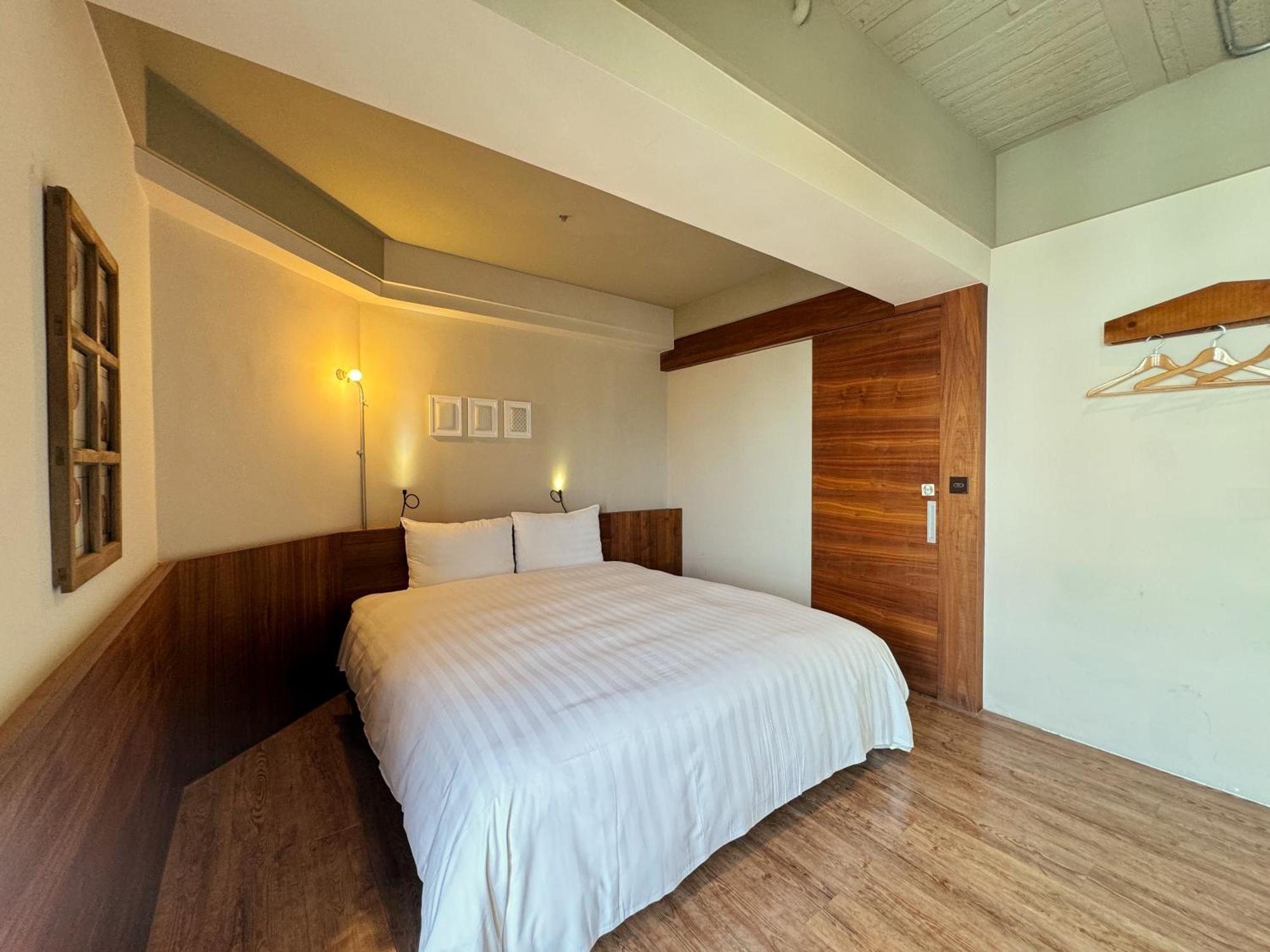 Roaders Hotel Tainan Chengda Rum bild
