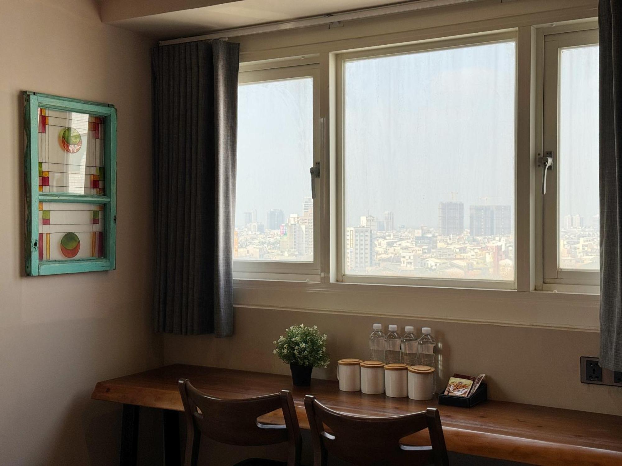 Roaders Hotel Tainan Chengda Rum bild